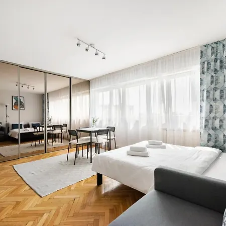 Medyczny Park By Bookinghost *